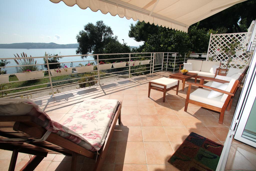 Gem Of The Sea Luxury Beach Apartment With Brand New Heating Infinity Pool Трогир Экстерьер фото