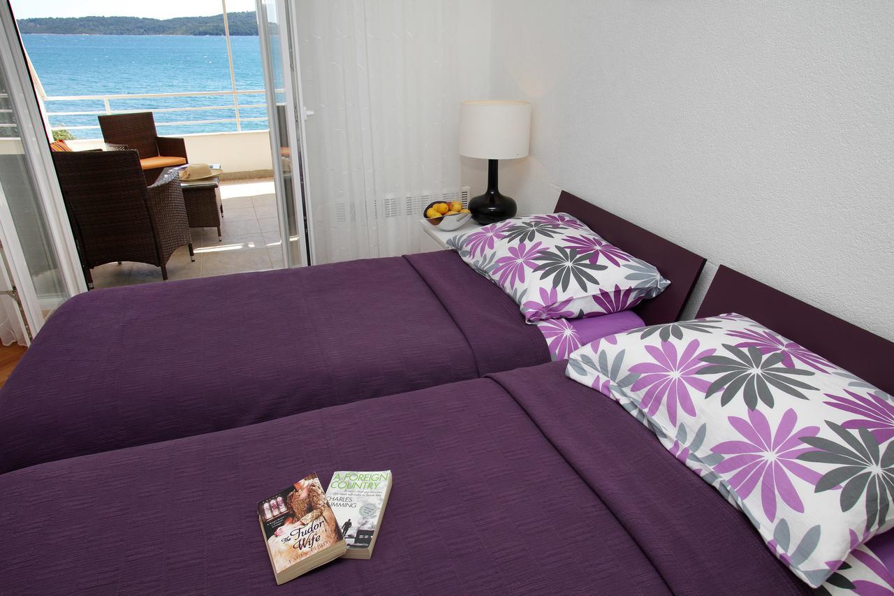 Gem Of The Sea Luxury Beach Apartment With Brand New Heating Infinity Pool Трогир Экстерьер фото