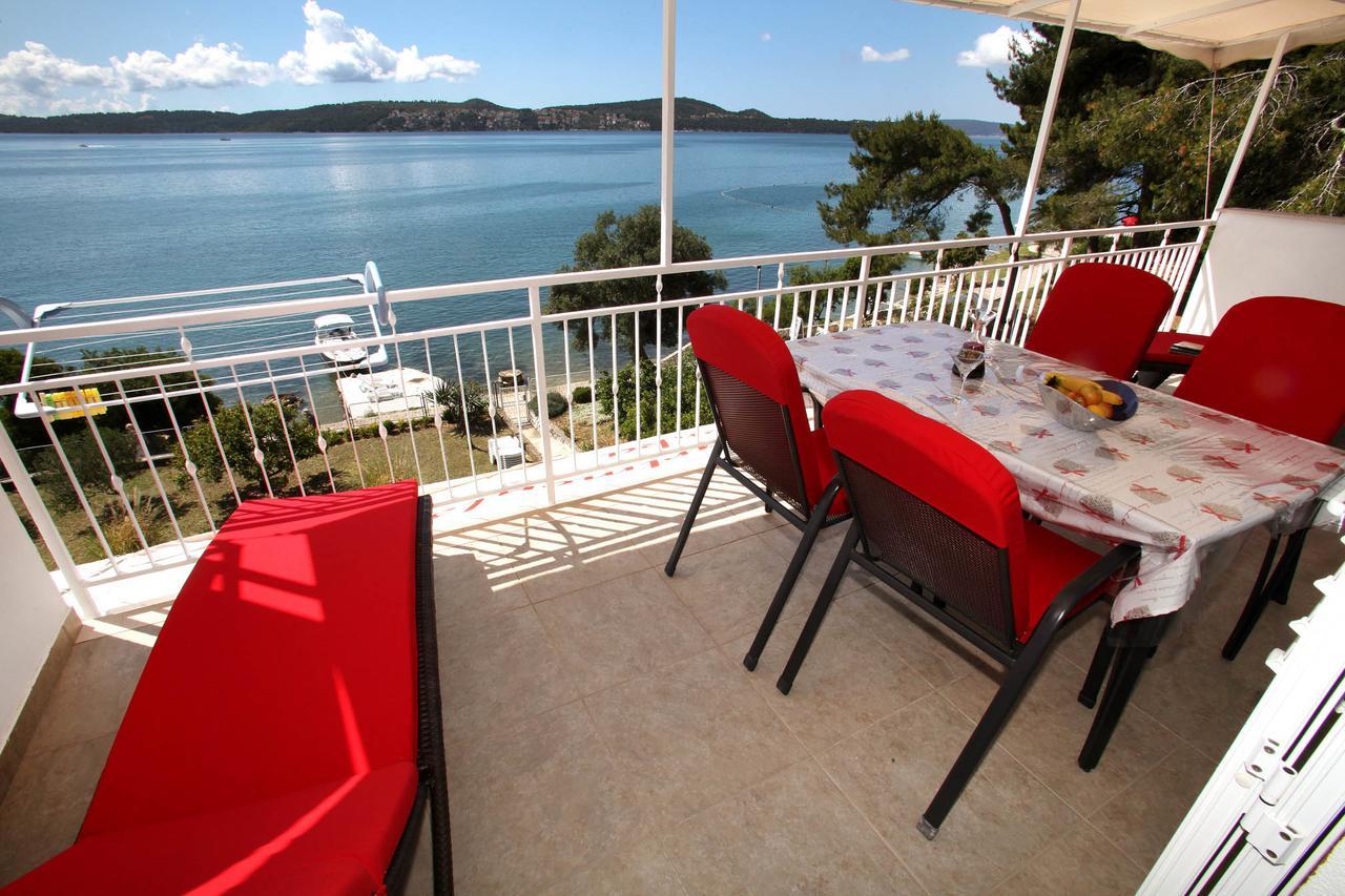 Gem Of The Sea Luxury Beach Apartment With Brand New Heating Infinity Pool Трогир Экстерьер фото