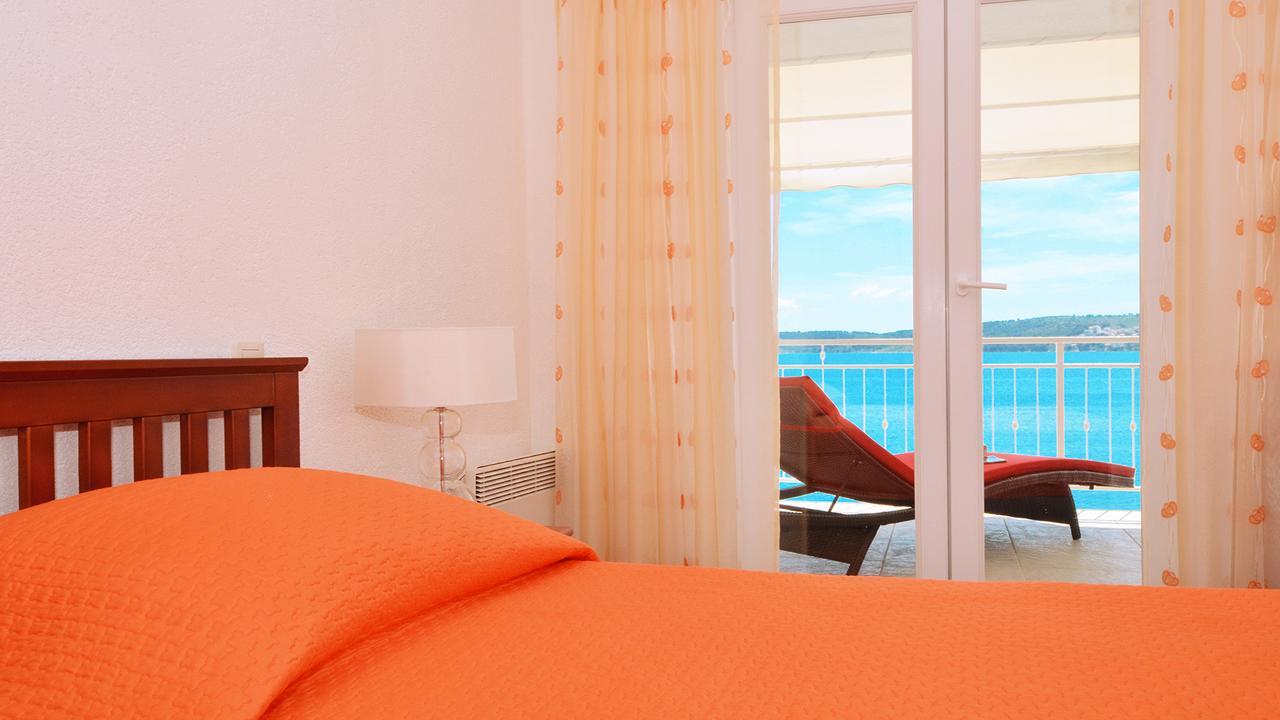 Gem Of The Sea Luxury Beach Apartment With Brand New Heating Infinity Pool Трогир Экстерьер фото