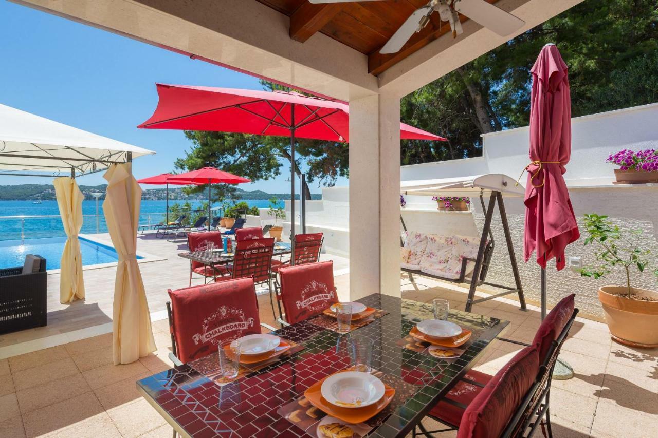 Gem Of The Sea Luxury Beach Apartment With Brand New Heating Infinity Pool Трогир Экстерьер фото
