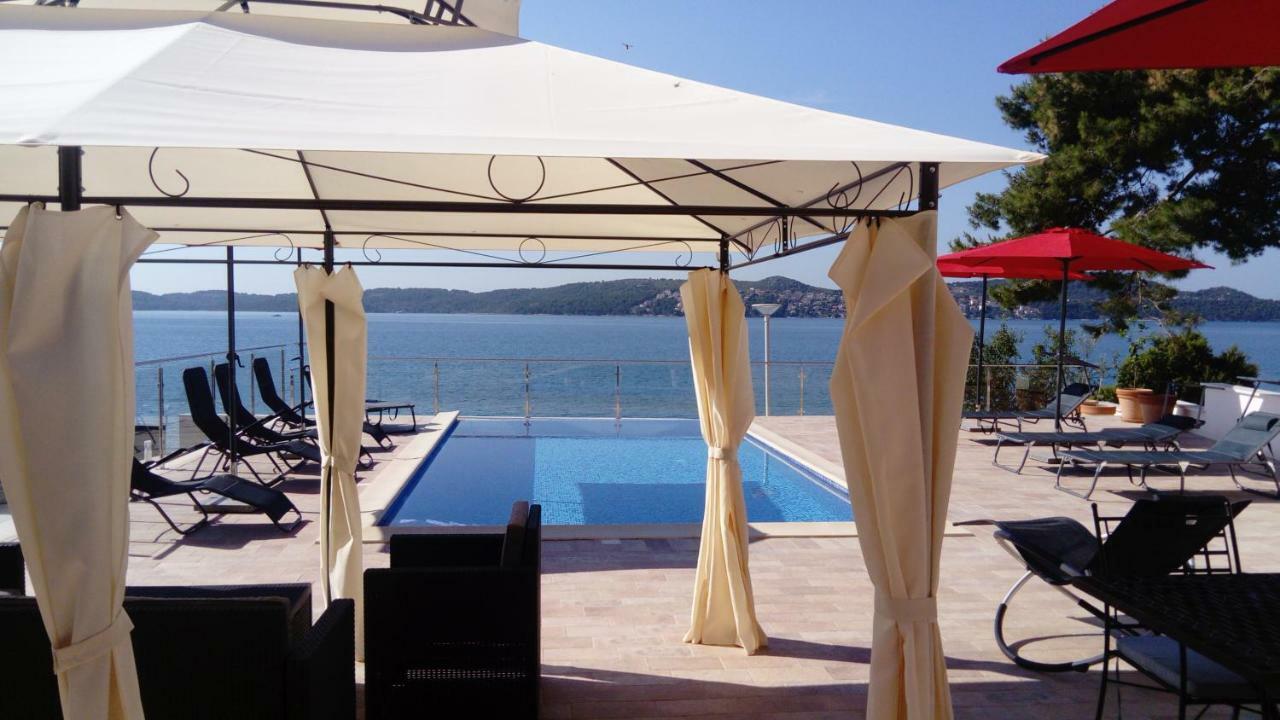 Gem Of The Sea Luxury Beach Apartment With Brand New Heating Infinity Pool Трогир Экстерьер фото