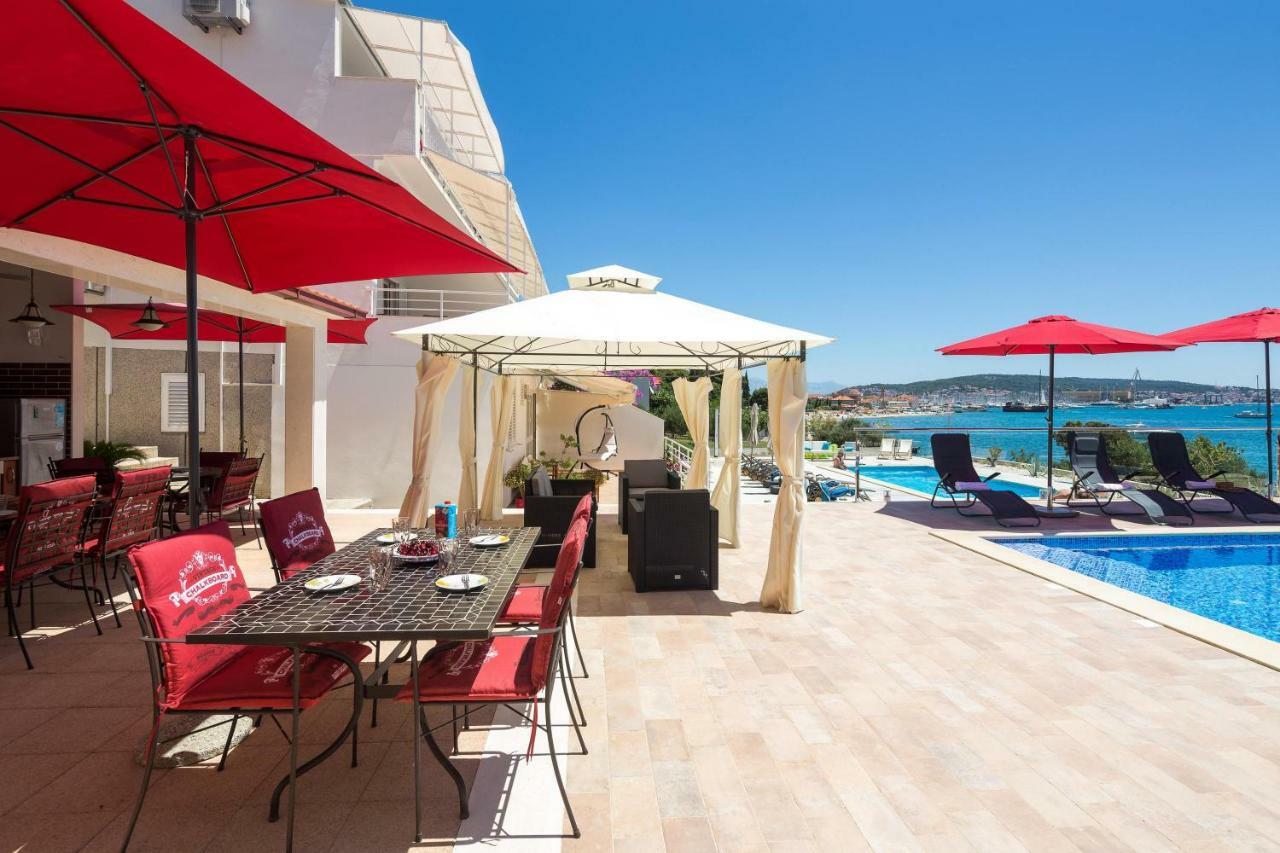 Gem Of The Sea Luxury Beach Apartment With Brand New Heating Infinity Pool Трогир Экстерьер фото